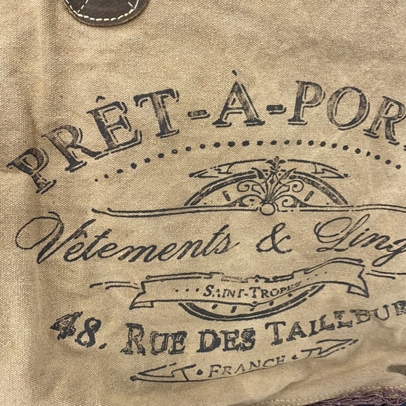 Clea Ray Pret-a-Porter French vintage inspired duffle bag.  NWT. 16”x14”x7” tote - Picture 3 of 10